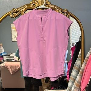 Figs scrub top.